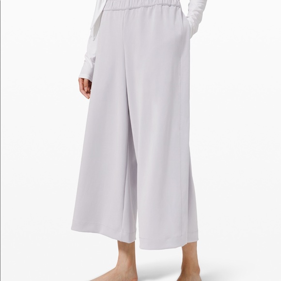 Lululemon Seek Softness Mid Rise Crop - Picture 4 of 7